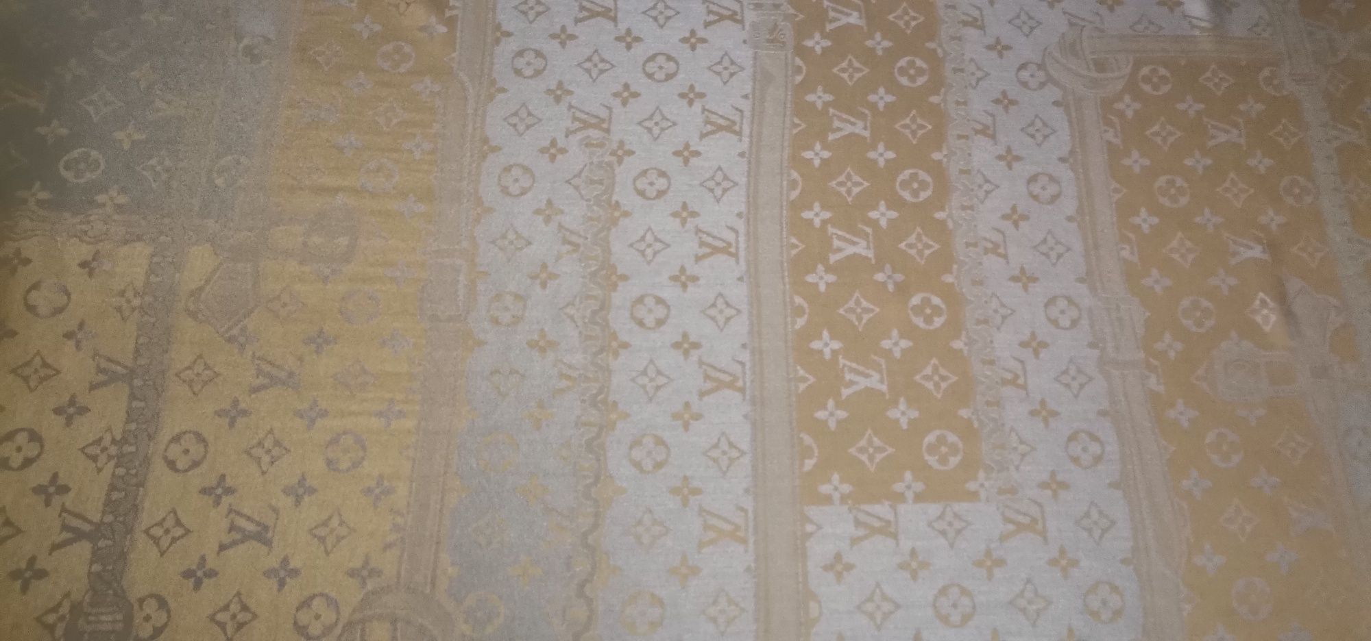 Louis Vuitton дамски шал