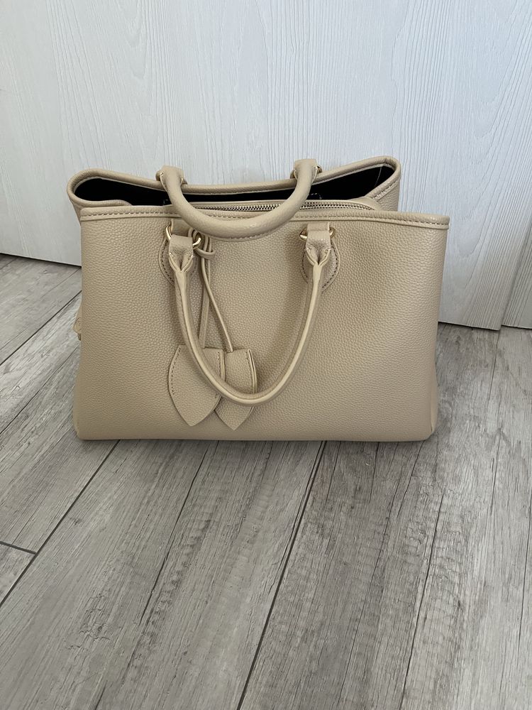 Чисто нова дамска чанта Trussardi