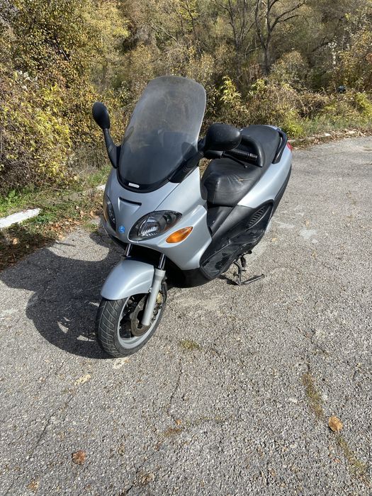 Мотоциклет Piaggio X9 180