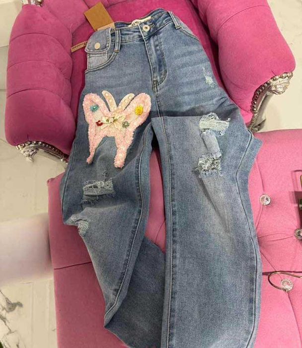 Страхотни дамски дънки с голям еластант и топ качество