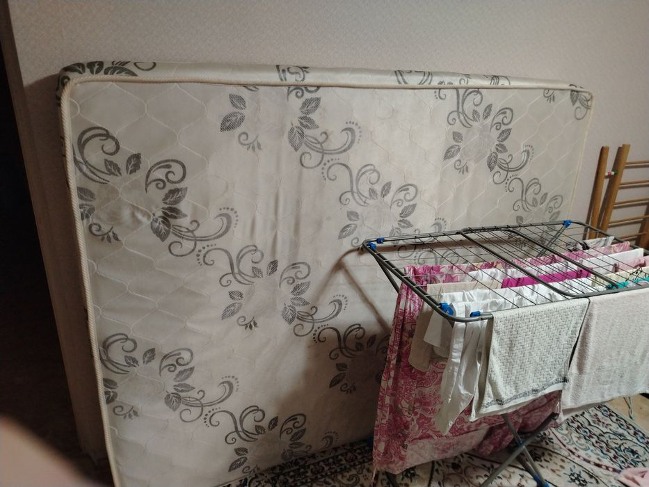 Отдам даром матрас