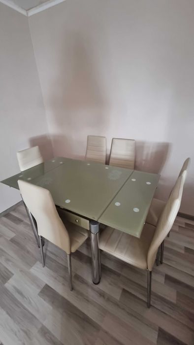 Маса с шест стола