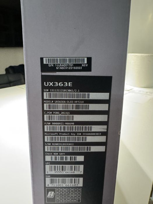 Продавам Asus UX363E /с проблем в дъното/