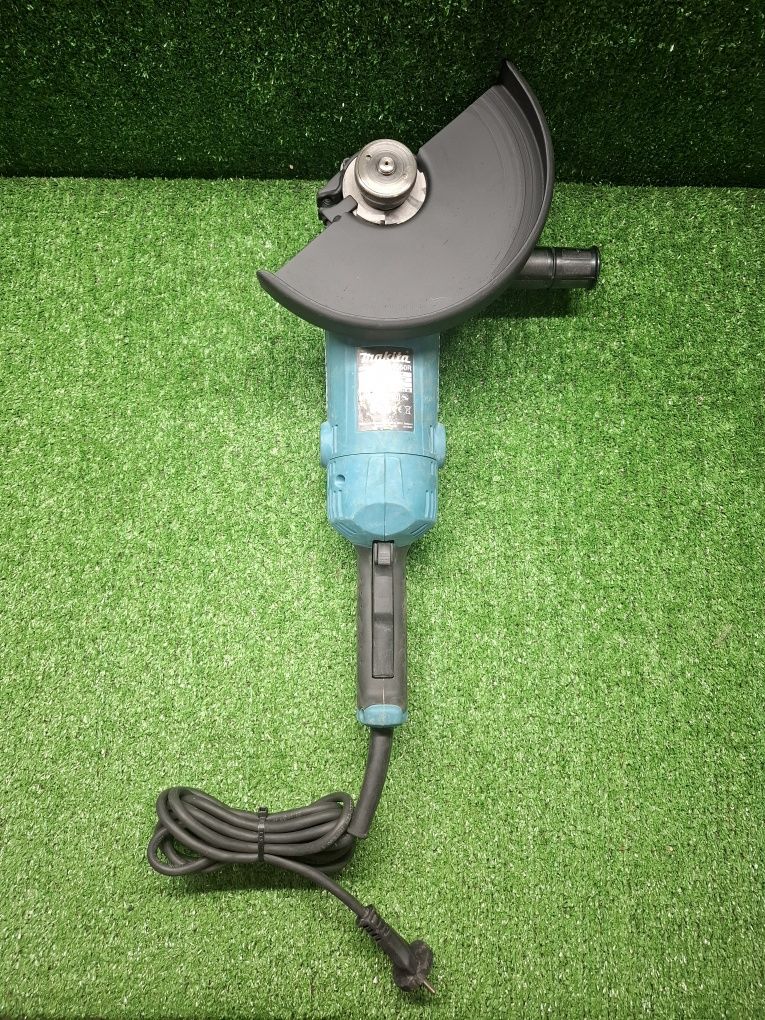 Голям шлайф на Makita GA9050R