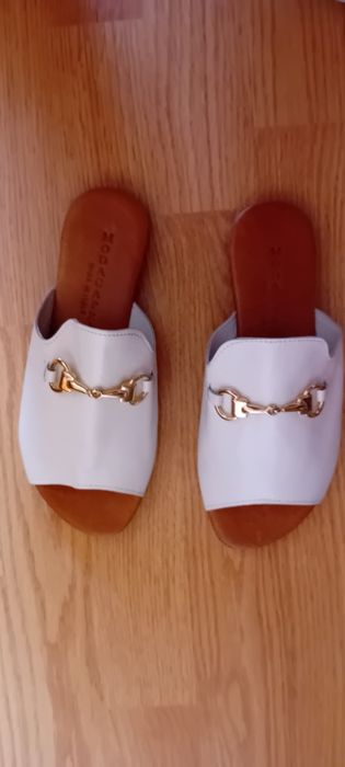 Papuci din piele