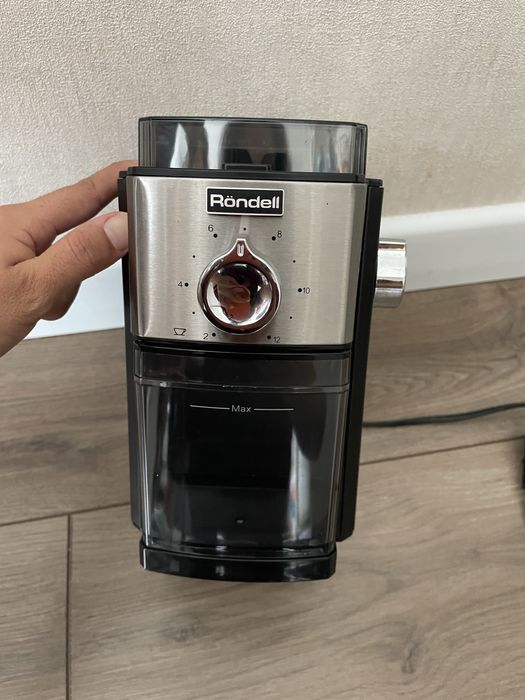 Продам жерновую кофемолку Rondell