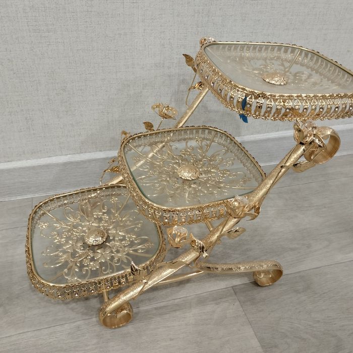 Продам посуду этажерка