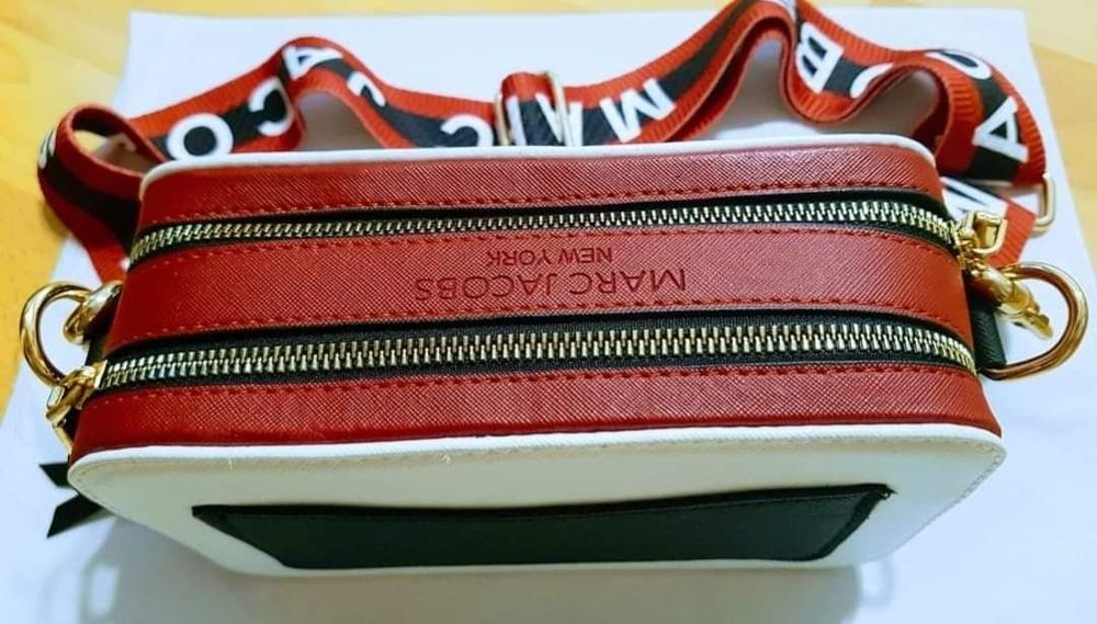 Geanta damă model crossbody, curea reglabila,saculet, etichetă