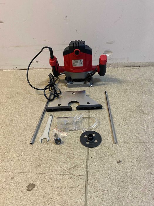 051110	Оберфреза 1200W 8mm RD-ER10