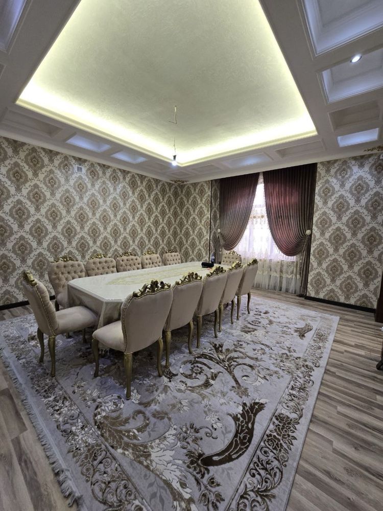 Продается 3 этажный дом с 7 комнатами площадью 4 соток ор. 23 школа