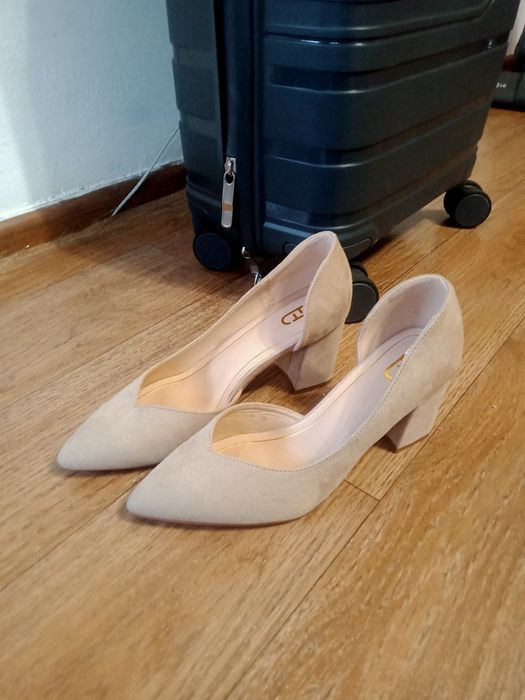 Срочно Продам туфли один раз одевала размер мне не подходит