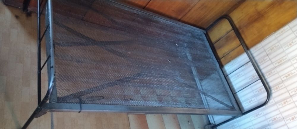 Легло с жел.табли и пружина с размери:190/110см