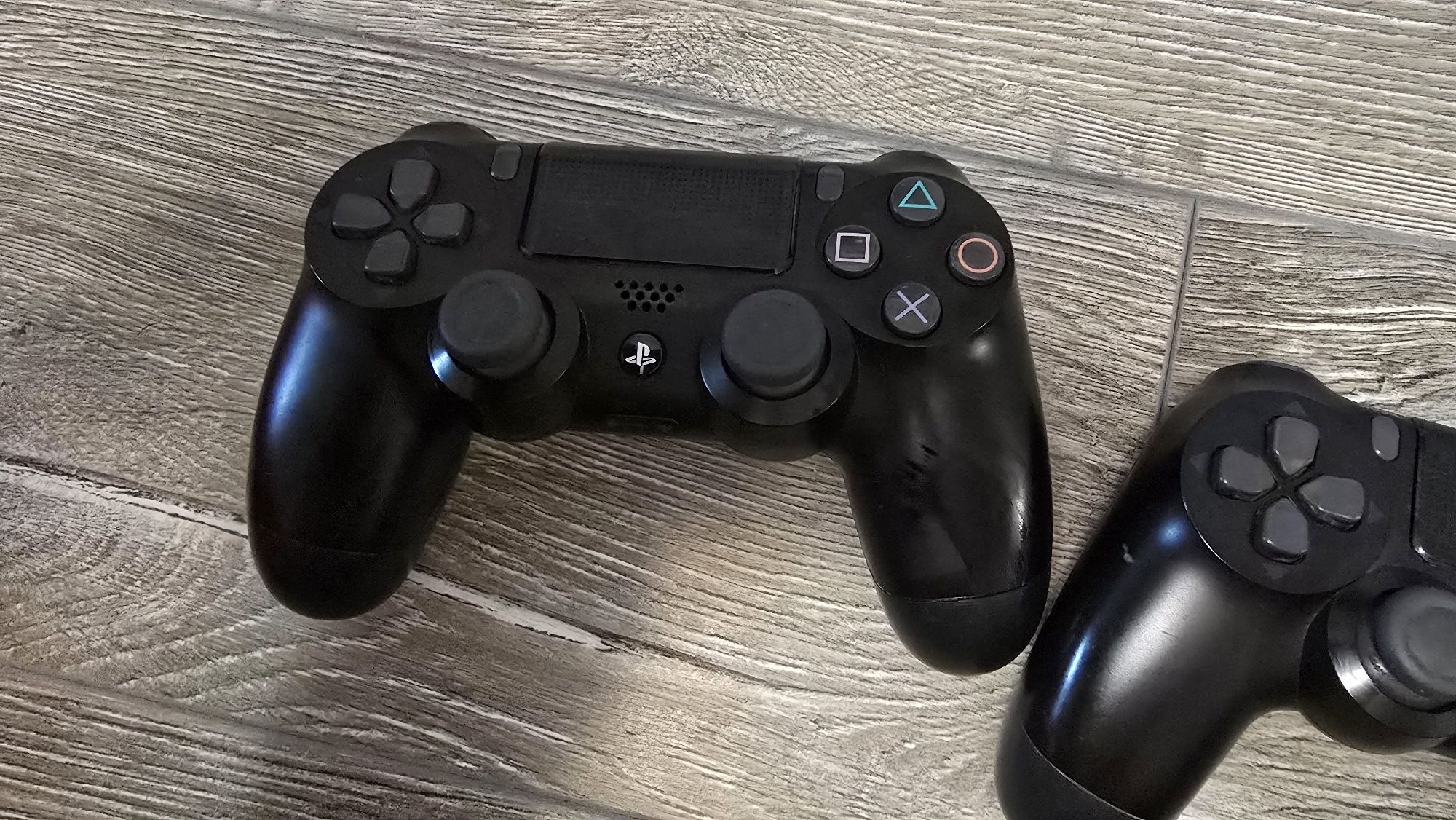 Vand 2 controllere PS4 Dualshock