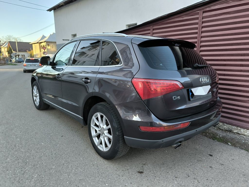 Vând Audi Q5  an 2009 EURO 5