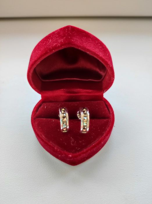 Сребърни обеци с камъни