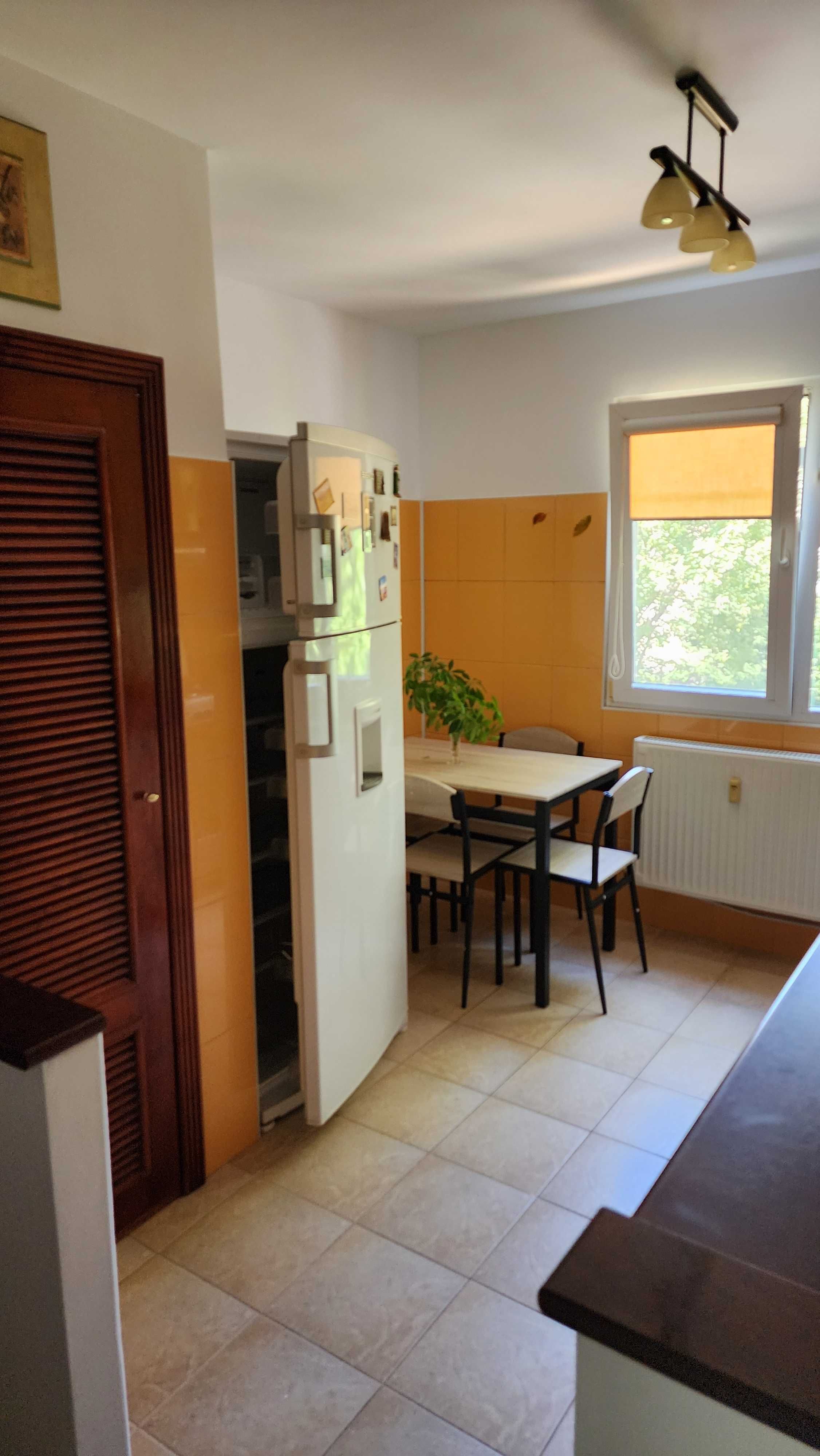 Inchiriez apartament 3 camere zona Brancoveanu, scoala 98 Avram Iancu