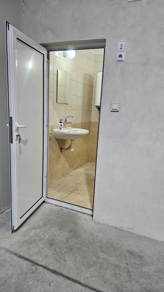 Дава се под наем Склад в Пловдив, Индустриална зона - Север - 450 кв.м за 2091 € - Снимка #7