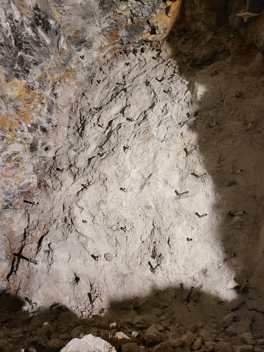 Execut lucrări de foraj pentru ancorare si stabilizări