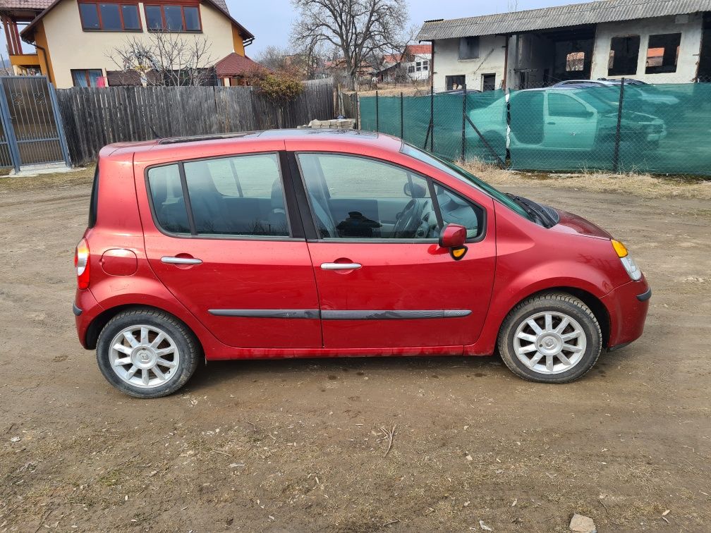 Dezmembrez Renault Modus 1.5 dci E4 1.4 16v 1.6 16v