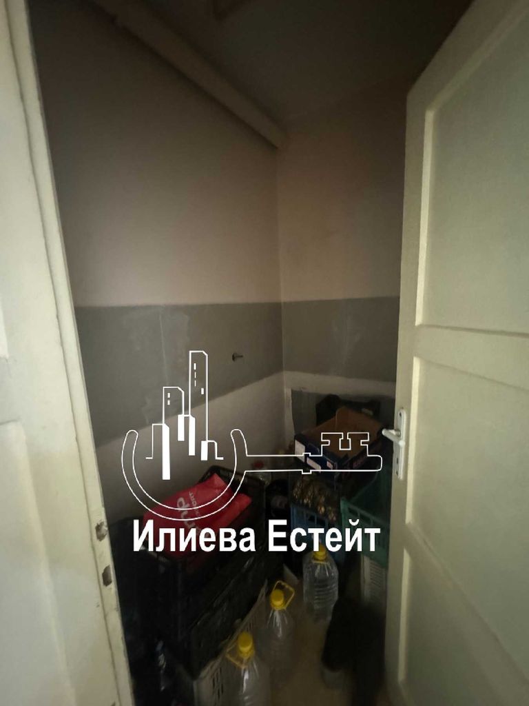 Продава се Промишлена сграда в Димитровград - 383 кв.м за 400 €/кв.м - Снимка #12