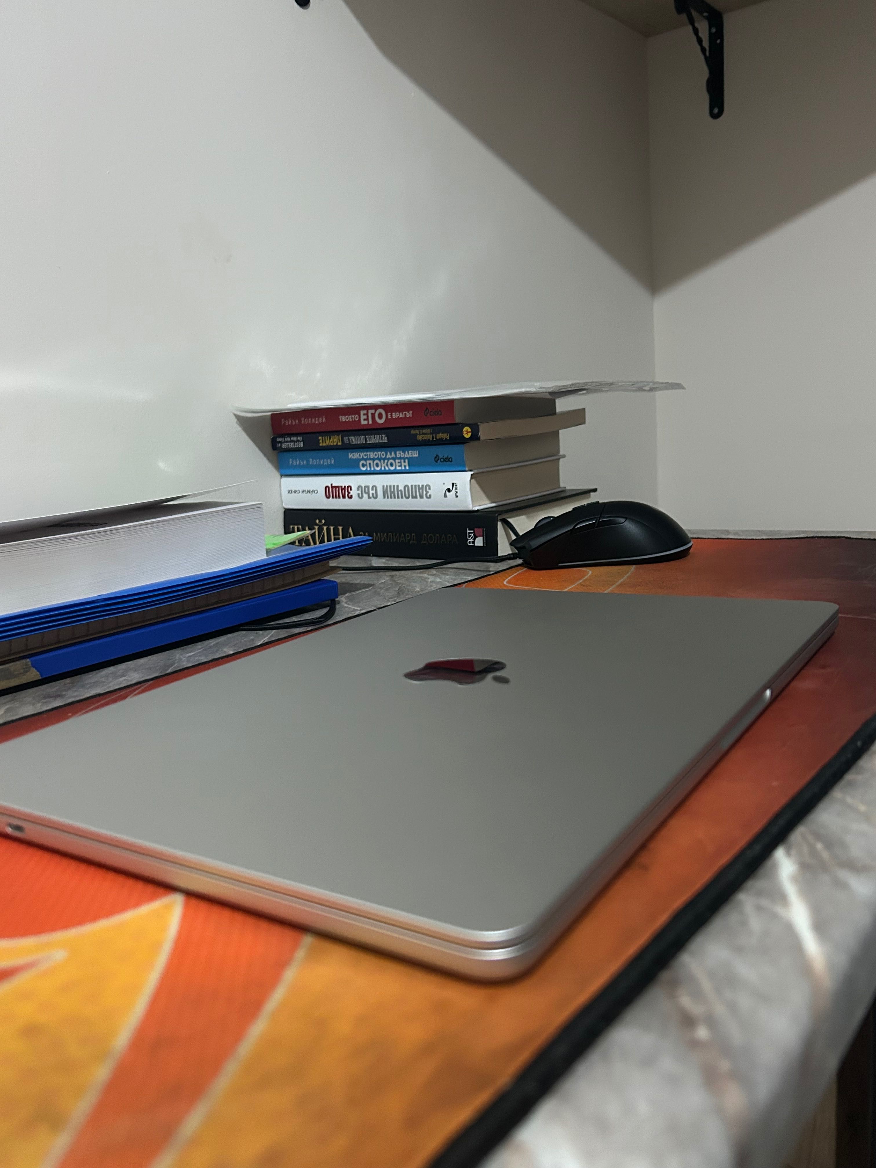 MacBook Air 13’6 M4 chip 16GB RAM 256GB 10 cores-2025г.