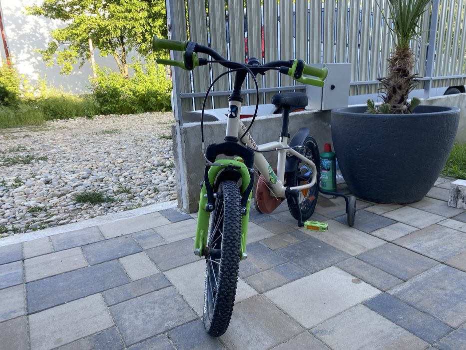 Bicicleta copii cu roți ajutătoare