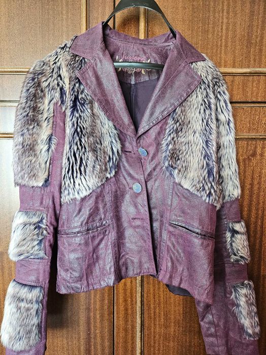 Късо яке от естествена кожа.