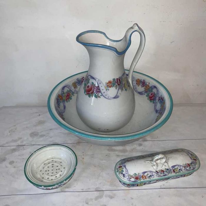 Set lavoar din patru piese