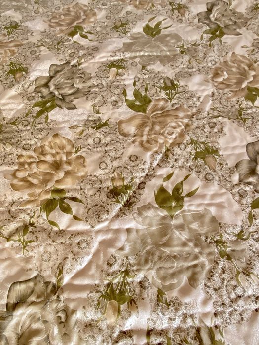 Винтидж бежово покривало за легло с воали и 3 декоративни възглавнички