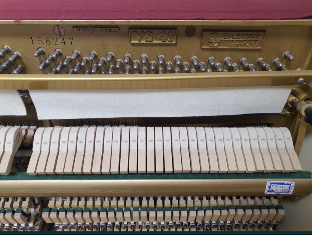 Pianina Daewoo Royal