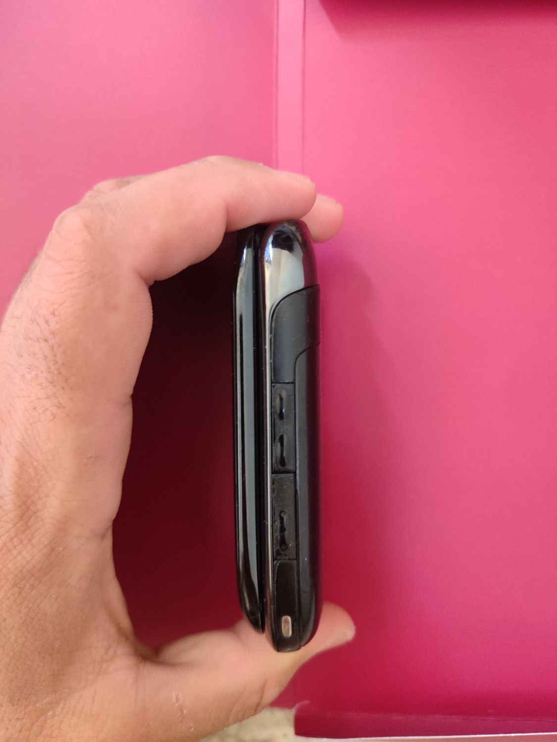BlackBerry Style 9760