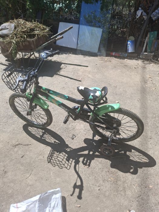 Vând bicicleta pentru copiii