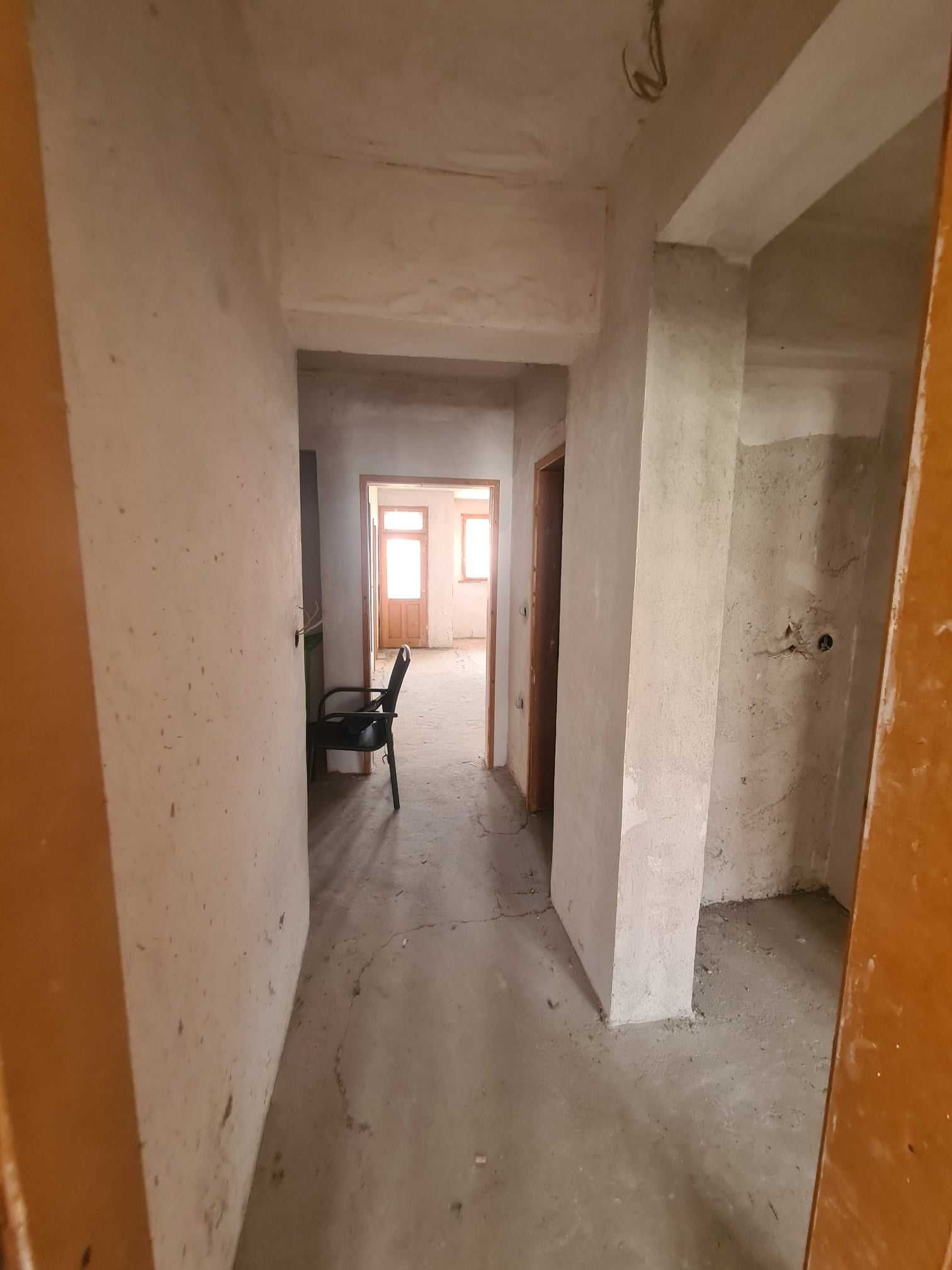 МНОГОСТАЕН АПАРТАМЕНТ в широк център, град Хасково