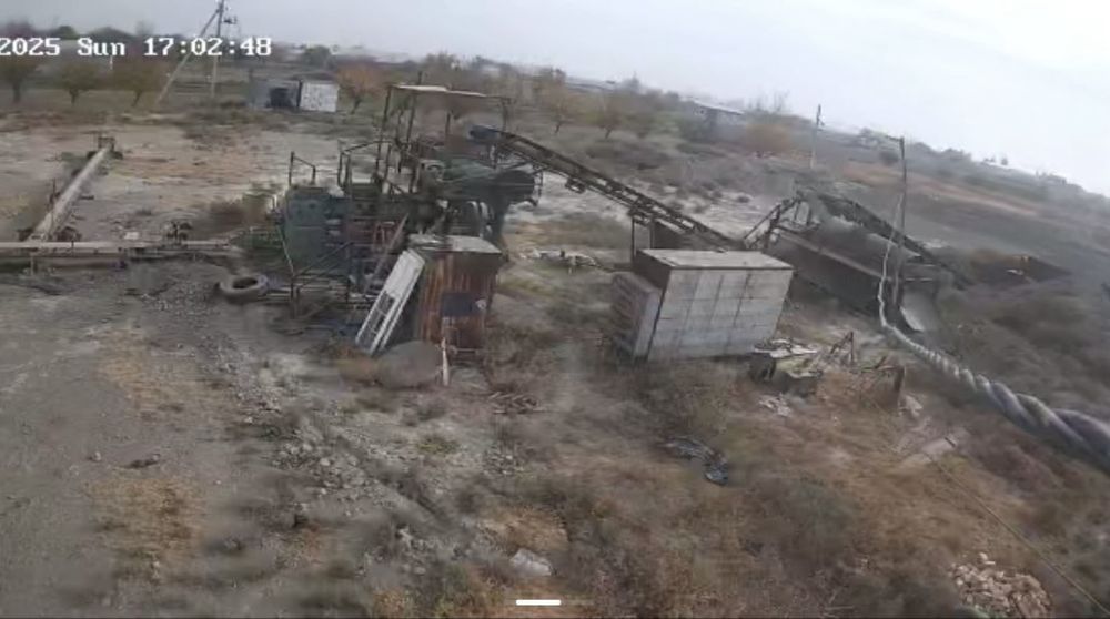 Гишт заводи сотилади