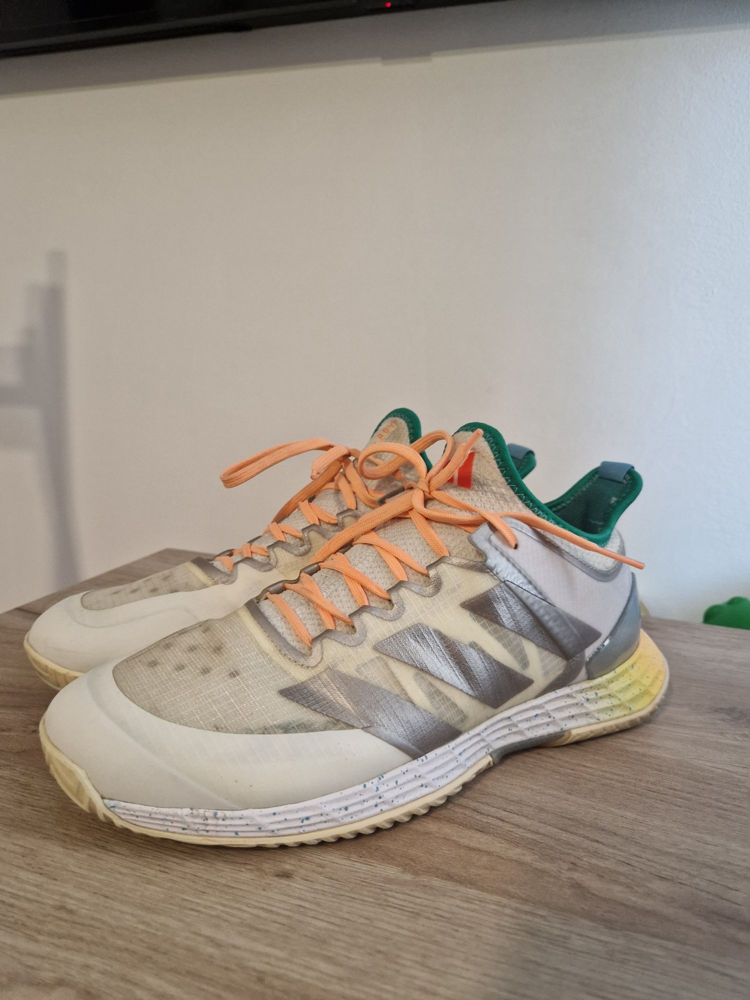 Adidas Ubersonic 4