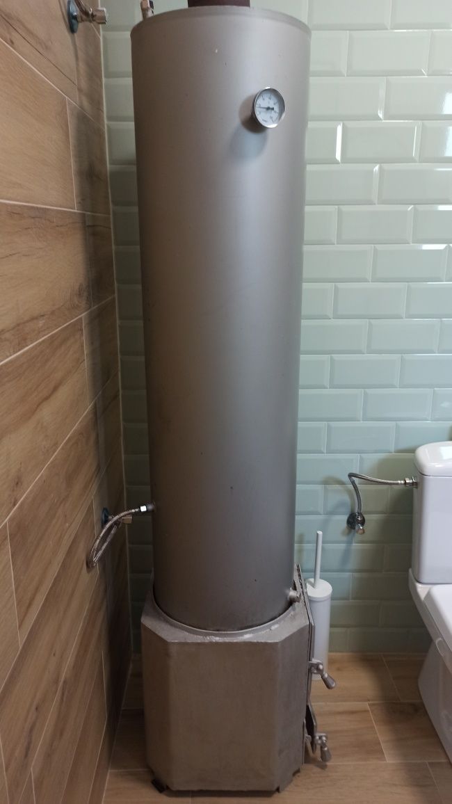 Boiler pe lemne in stare buna