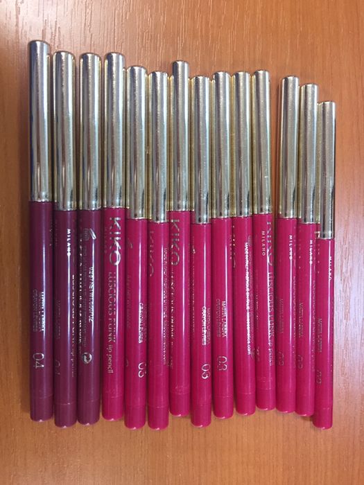 creion contur buze kiko