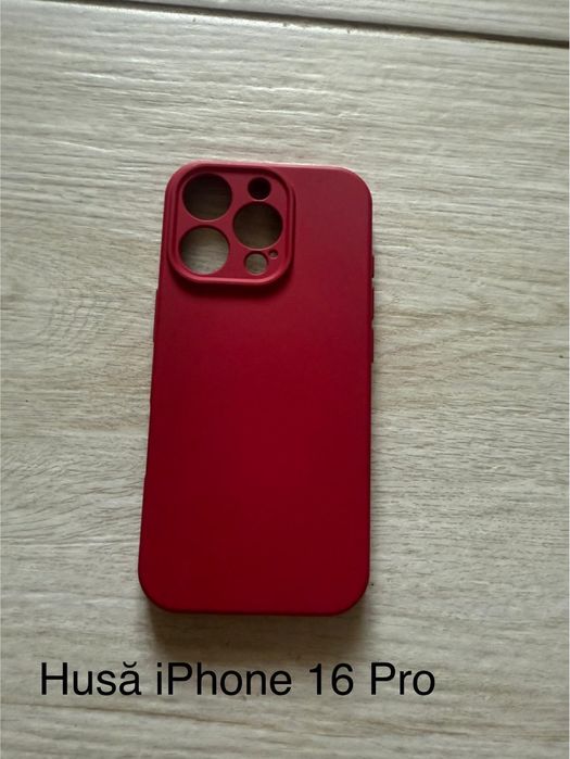 Huse iphone in stare impecabila