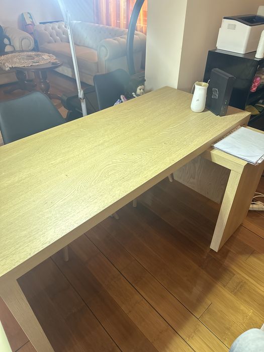 masă din lemn solid