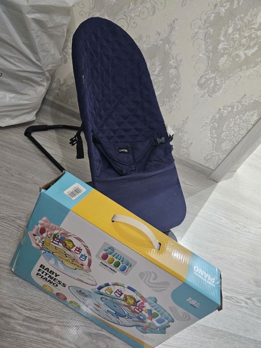 Продаю вязаную люльку в хорошем состоянии , шезлонг в подарок