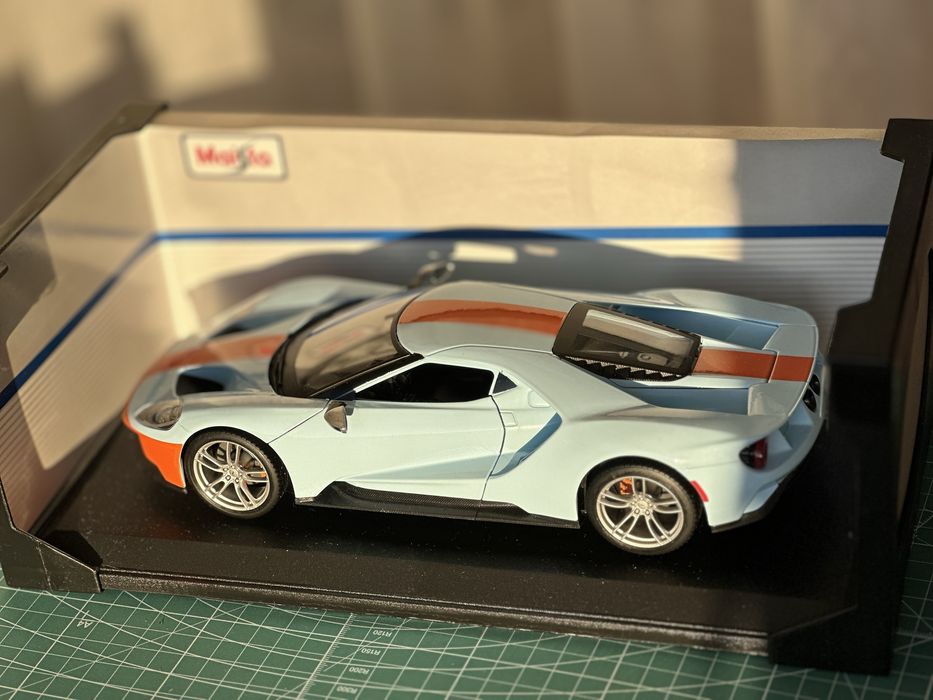 Macheta 1:18 Ford GT Gulf livery Maisto, nu Kyosho, Autoart sau Cmc
