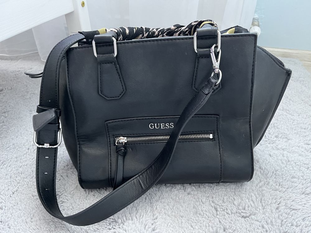 Дамска чанта Guess