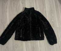 Черно пухкаво яке от Pull&Bear