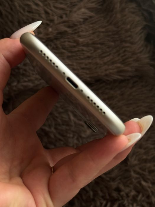 iphone 11 в идеальном состоянии с коробкой