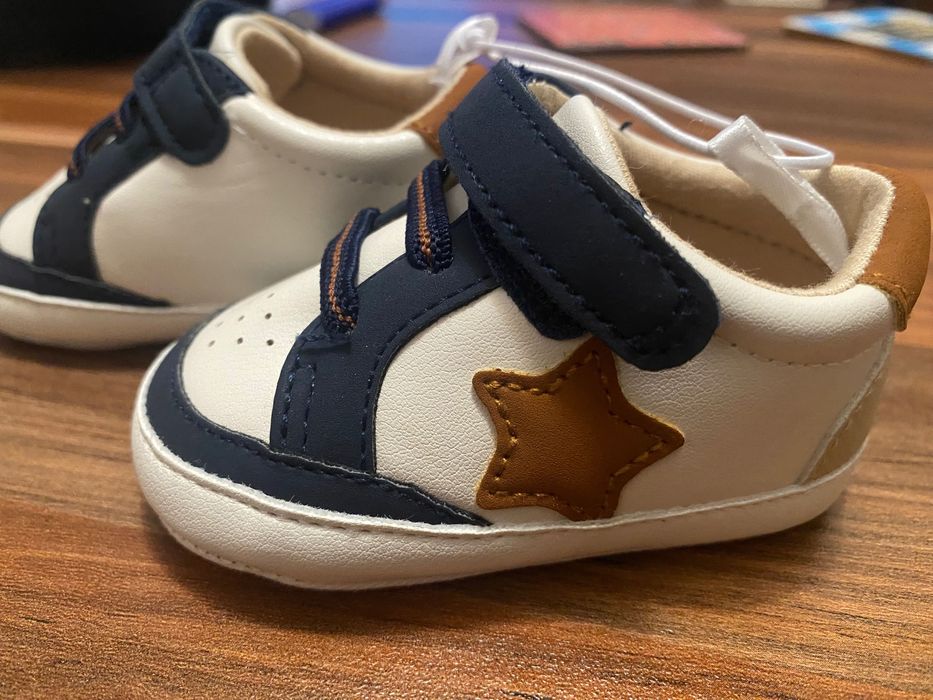 Лот бебешки обувки