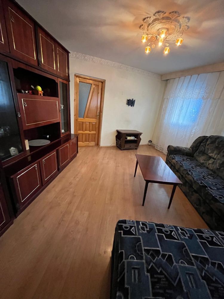 Vand apartament cu 3 camere Slobozia