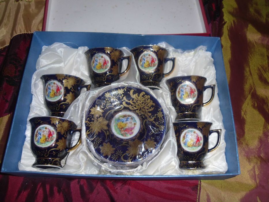 portelan fin set cafea,in cutie