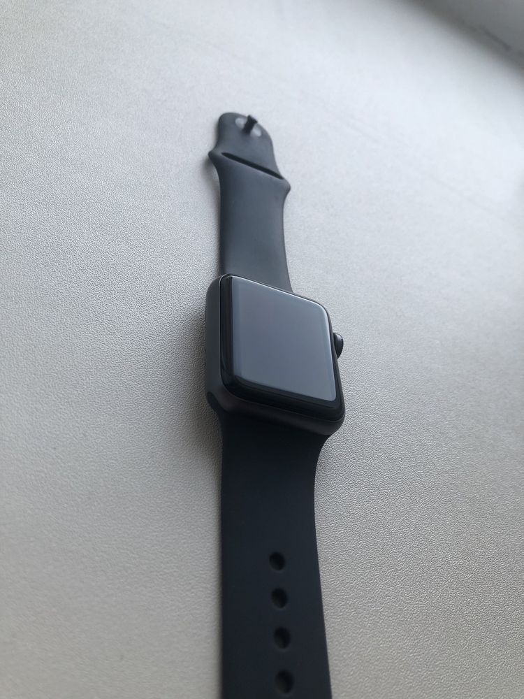 Продам Apple Watch series 3 38mm