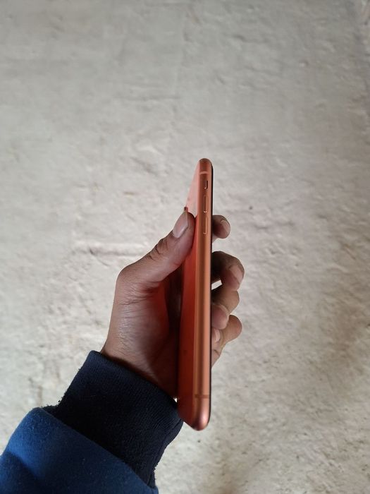 Iphone xr hotirasi 64