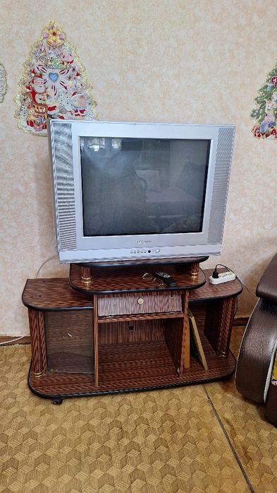 Продам телевизор